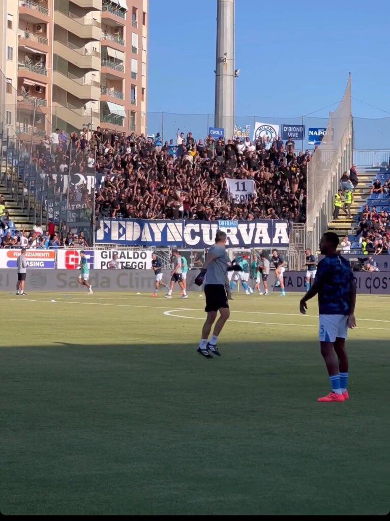 Tifosi Curva A Napoli a Cagliari